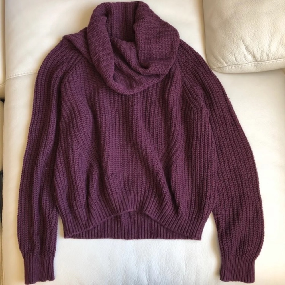 BP Turtleneck, Small